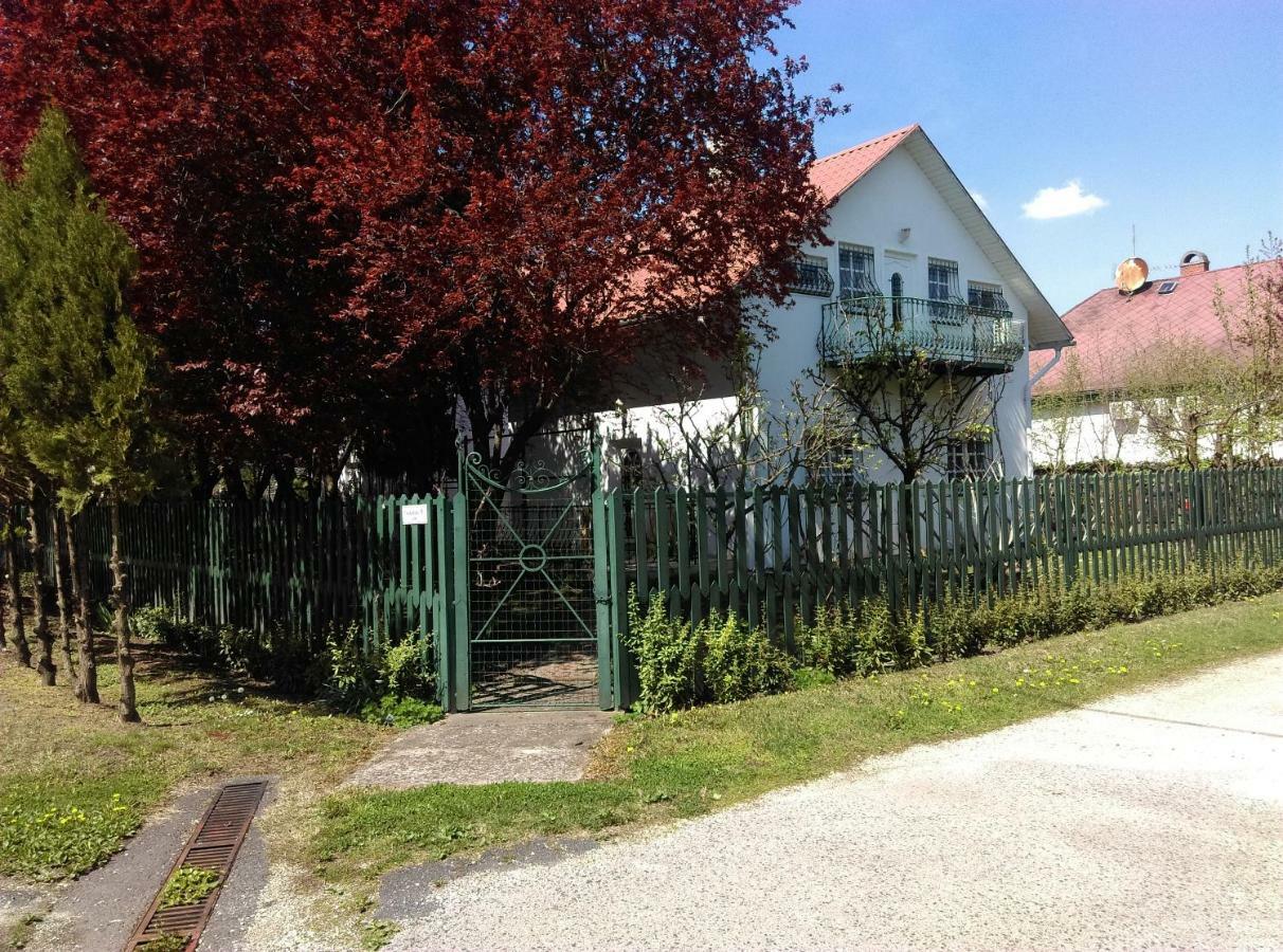 Ferienwohnung Fesztival Nyaralohaz Zamárdi Exterior foto